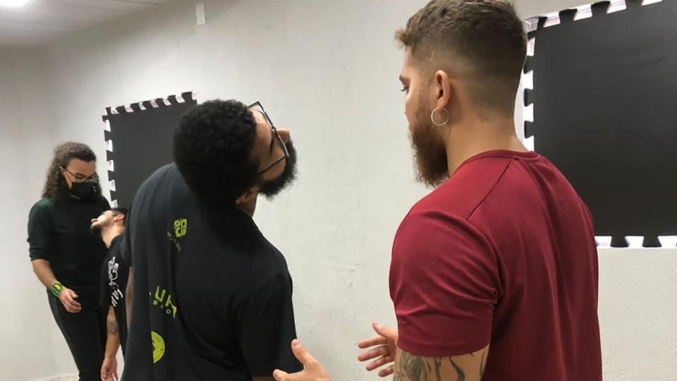 Do cuidado ao código: Como minha frustração com o mercado fitness me levou a reencontrar minha paixão pela tecnologia